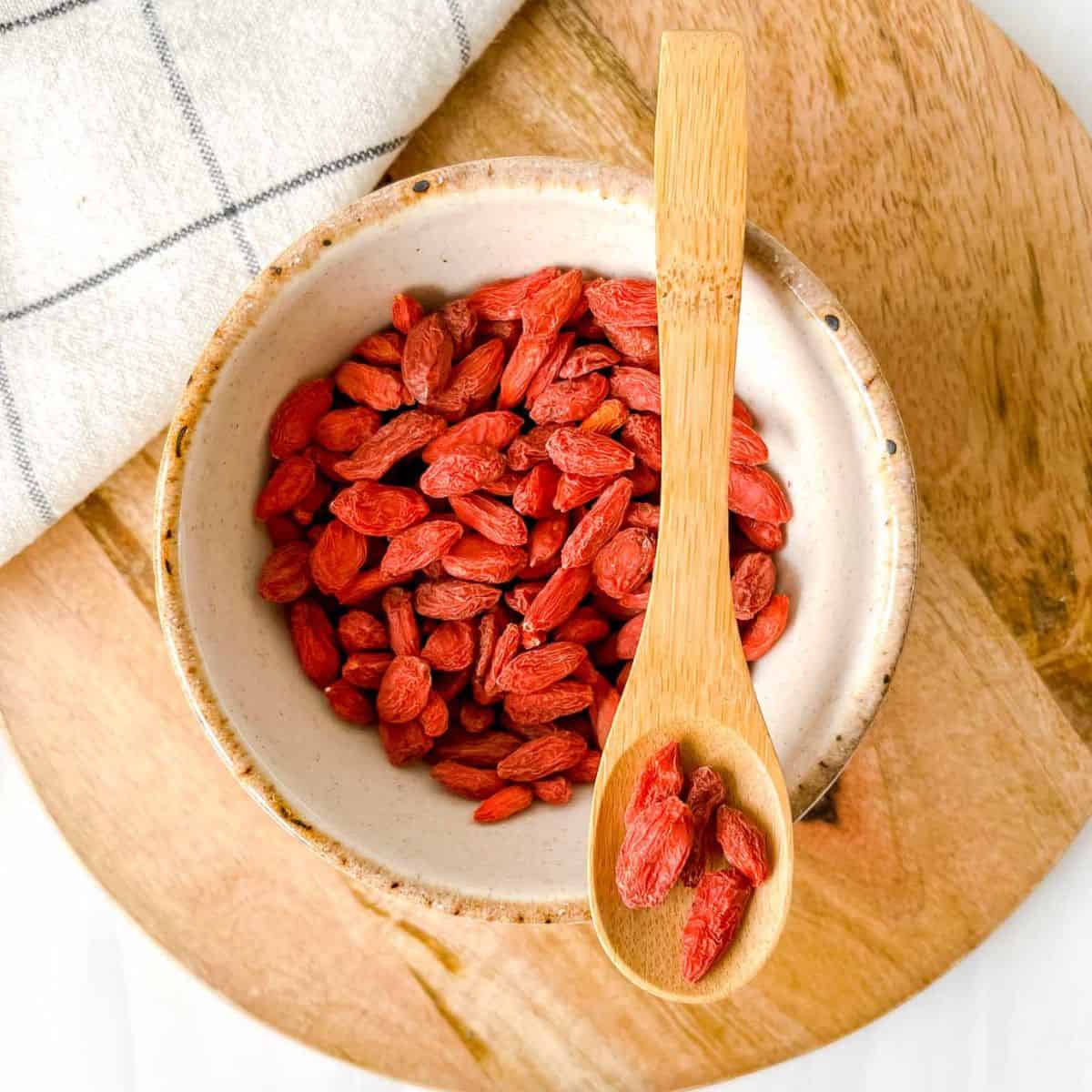 What Do Goji Berries Taste Like? (And How To Use Them) Through The